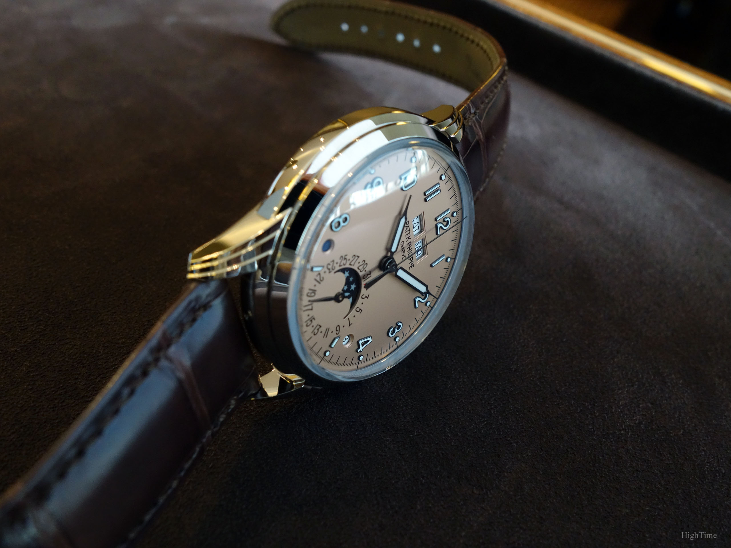 Patek Philippe 5320G Salmon_HighTime 3
