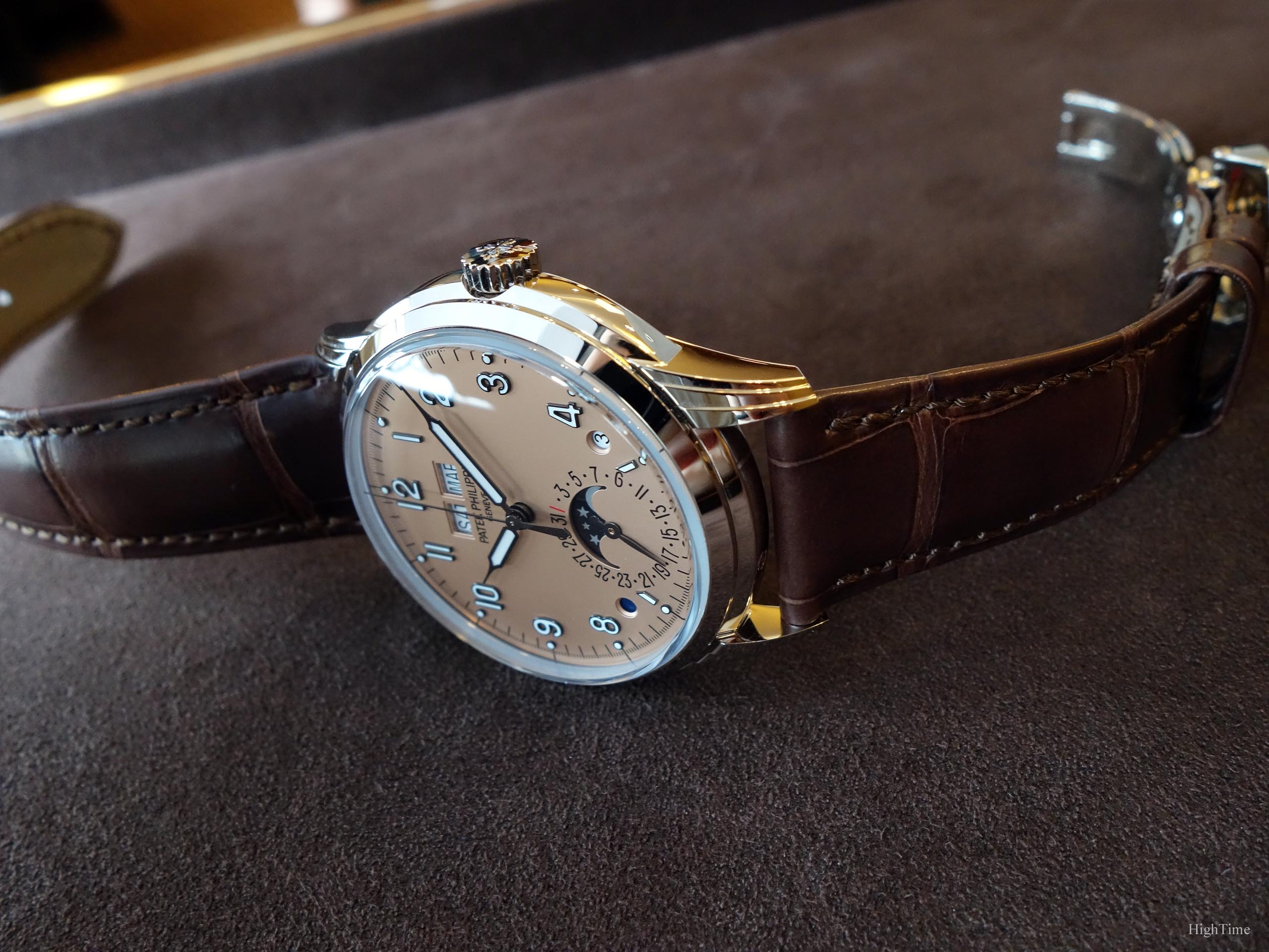 Patek Philippe 5320G Salmon_HighTime 6